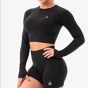 RYDERWEAR SEAMLESS LONG SLEEVE CROP TOP